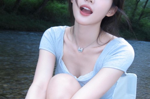 高速赶下车、洗衣服接口水、跪地服务当这些明星的员工太难了！