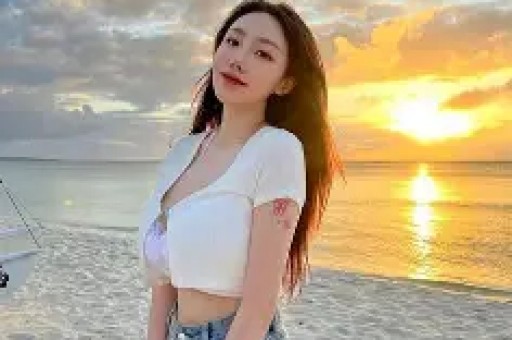 继岳云鹏后 向佐也说了娱乐圈的一些事情关晓彤也没逃过