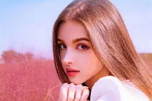 10年前那个放弃百万年薪回国当村官的秦玥飞现状如何？